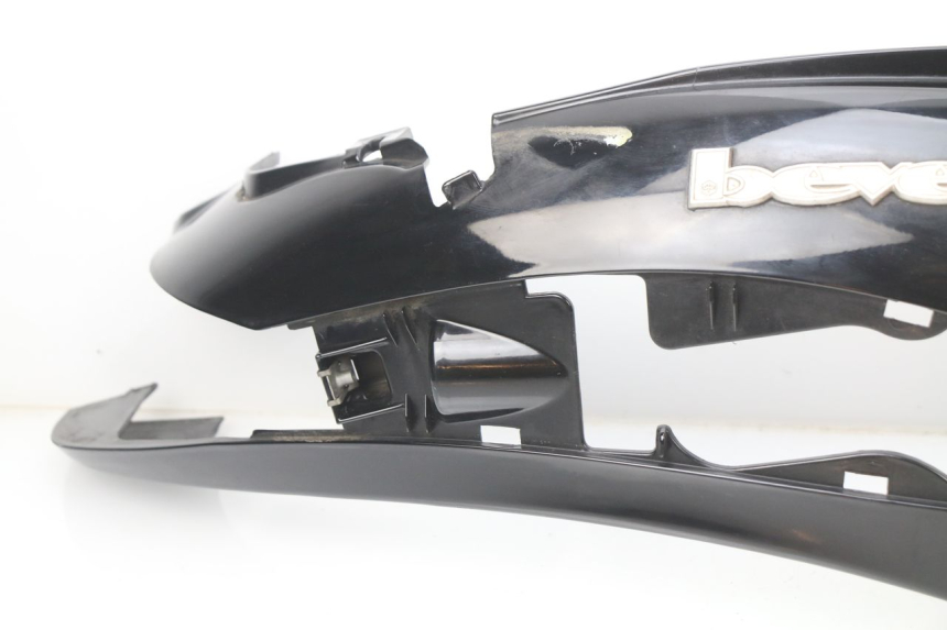 photo de PARAFANGO POSTERIORE DESTRO PIAGGIO BEVERLY 125 (1998 - 2005)