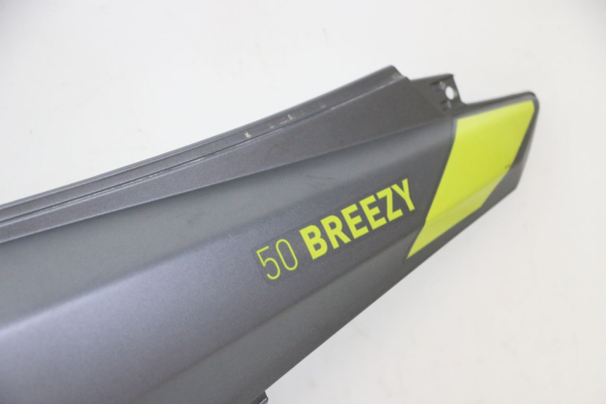 photo de CARENA POSTERIORE DESTRA MOTRON BREEZY 4T 50 (2021 - 2025)