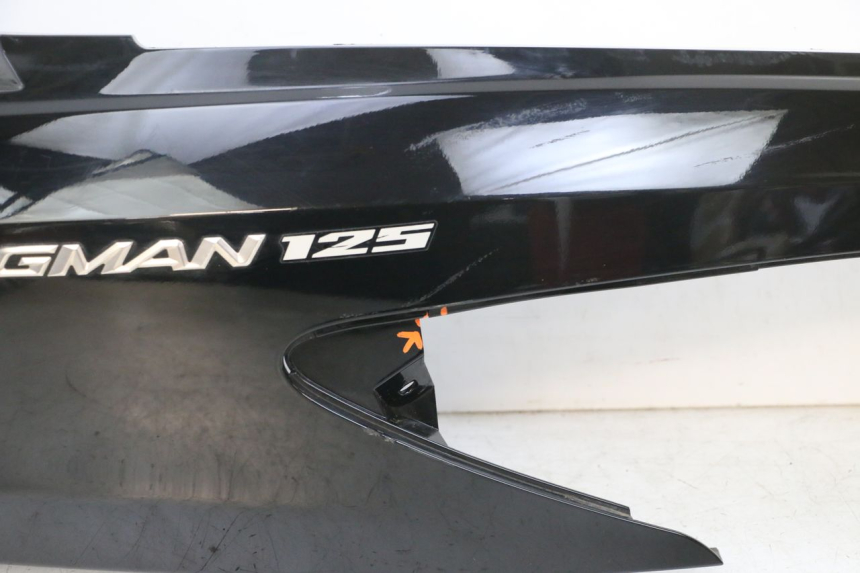 photo de CARENA POSTERIORE DESTRA SUZUKI BURGMAN 125 (2007 - 2014) - Caratteristiche distintive