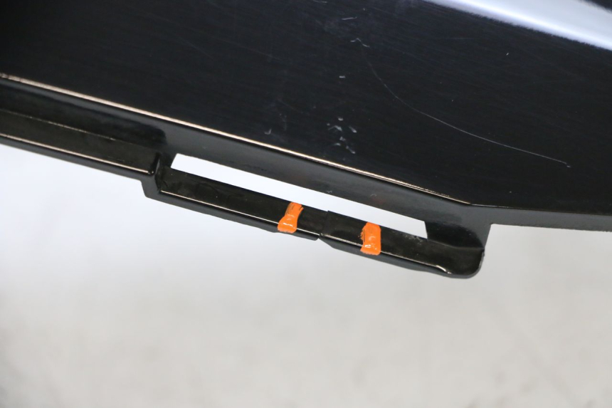 photo de CARENA POSTERIORE DESTRA SUZUKI BURGMAN 125 (2007 - 2014) - Stato della superficie e materiale