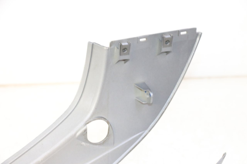 photo de PARAFANGO POSTERIORE DESTRO YAMAHA CYGNUS X INJECTION 125 (2007 - 2013)