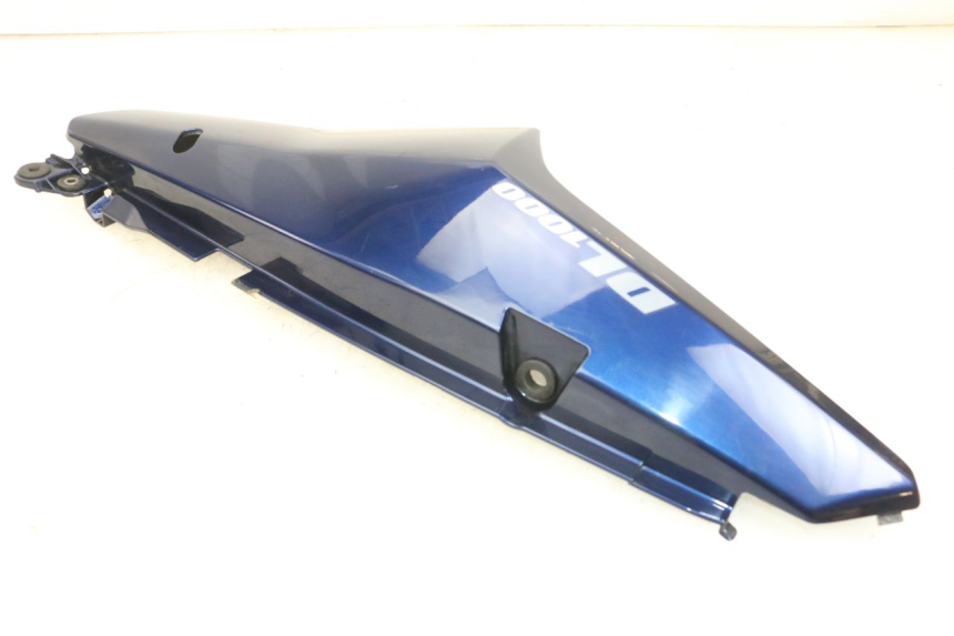 photo de CARENA POSTERIORE DESTRA SUZUKI DL V STROM 1000 (2002 - 2007) - Primo piano tecnico