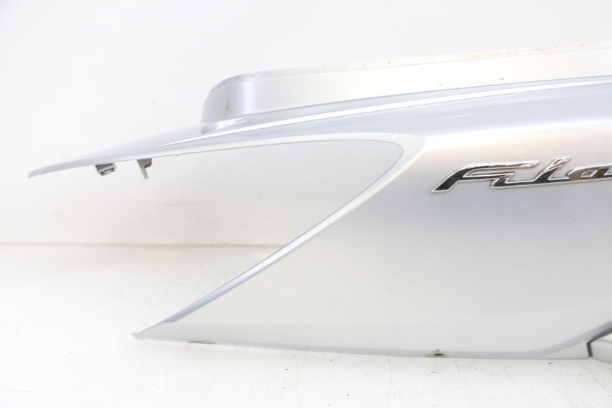 photo de CARENA POSTERIORE DESTRA MBK FLAME X 125 (2007 - 2016) - Ispezione visiva dettagliata