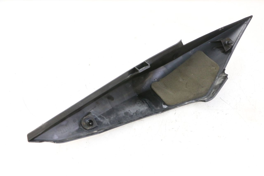 photo de CARENA POSTERIORE DESTRA YAMAHA FZ6 FAZER S2 600 (2007 - 2011)