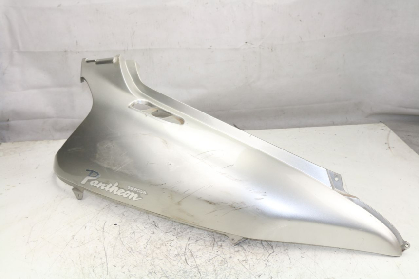 photo de PARAFANGO POSTERIORE DESTRO HONDA FES PANTHEON 2T 125 (1998 - 2002)