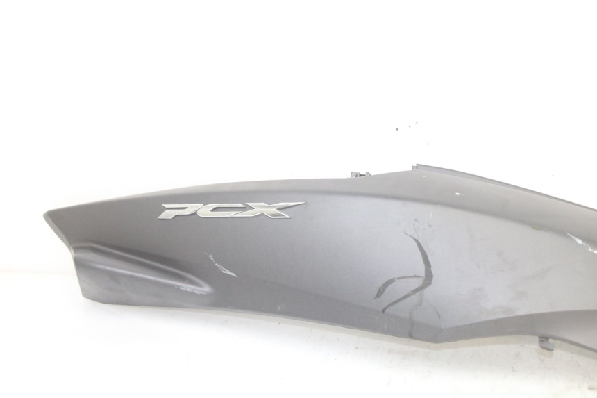 photo de CARENA POSTERIORE DESTRA HONDA PCX (JF57/JF64) 125 (2014 - 2018)