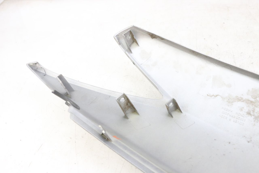 photo de CARENA POSTERIORE DESTRA HONDA SCV LEAD 100 (2003 - 2007)