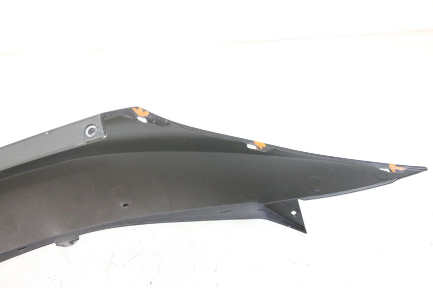 photo de CARENA POSTERIORE DESTRA PIAGGIO MP3 HPE 310 (2024 - 2025)