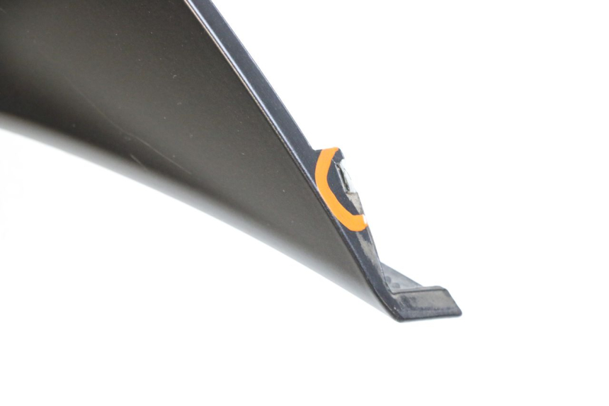 photo de CARENA POSTERIORE DESTRA PIAGGIO MP3 HPE 350 (2018 - 2020) - Stato della superficie e materiale