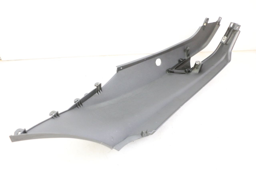 photo de PARAFANGO POSTERIORE DESTRO PIAGGIO MP3 500 (2014 - 2016)