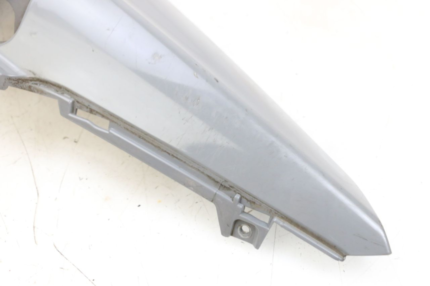 photo de CARENA POSTERIORE DESTRA SYM ORBIT III 3 4T 50 (2021 - 2025) - Caratteristiche distintive