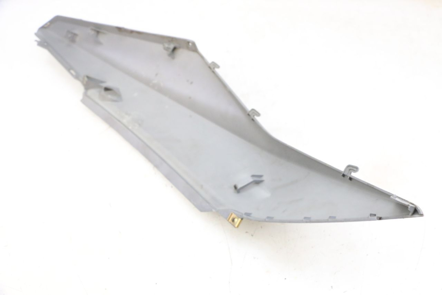 photo de CARENA POSTERIORE DESTRA SYM ORBIT III 3 4T 50 (2021 - 2025) - Zoom sullo stato d'uso