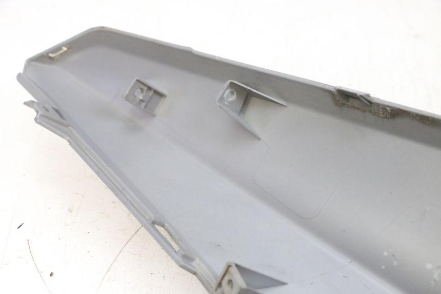 photo de CARENA POSTERIORE DESTRA SYM ORBIT III 3 4T 50 (2021 - 2025) - Altra angolazione