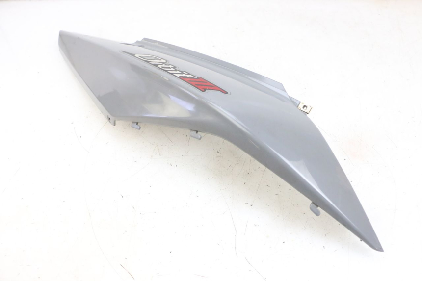 photo de CARENA POSTERIORE DESTRA SYM ORBIT III 3 4T 50 (2021 - 2025) - Stato della superficie e materiale