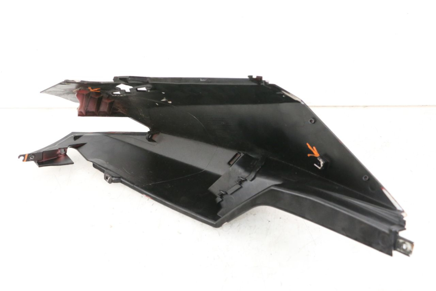 photo de CARENA POSTERIORE DESTRA PEUGEOT SPEEDFIGHT 3 LC 2T 50 (2009 - 2015)