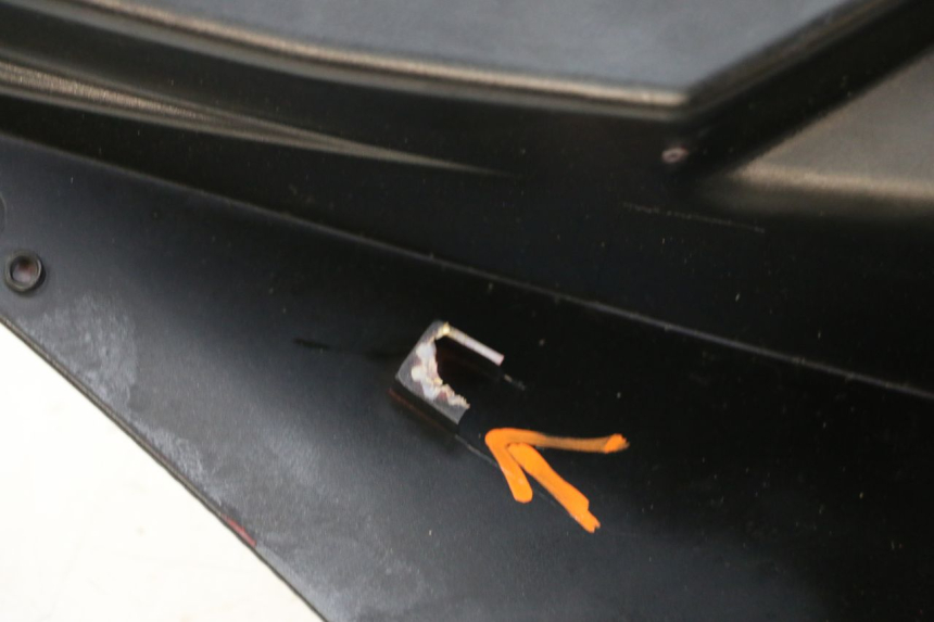 photo de CARENA POSTERIORE DESTRA PEUGEOT SPEEDFIGHT 3 LC 2T 50 (2009 - 2015)