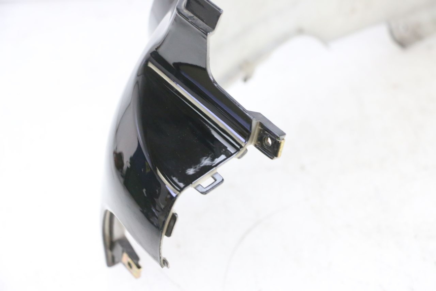 photo de CARENA POSTERIORE DESTRA EFUN PUSA 1 - Dettagli dei punti di fissaggio