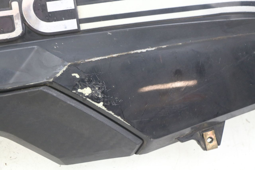 photo de PARAFANGO POSTERIORE DESTRO RED ELECTRIC RED E PRO 1 (2017 - 2019) - Dettagli dei punti di fissaggio