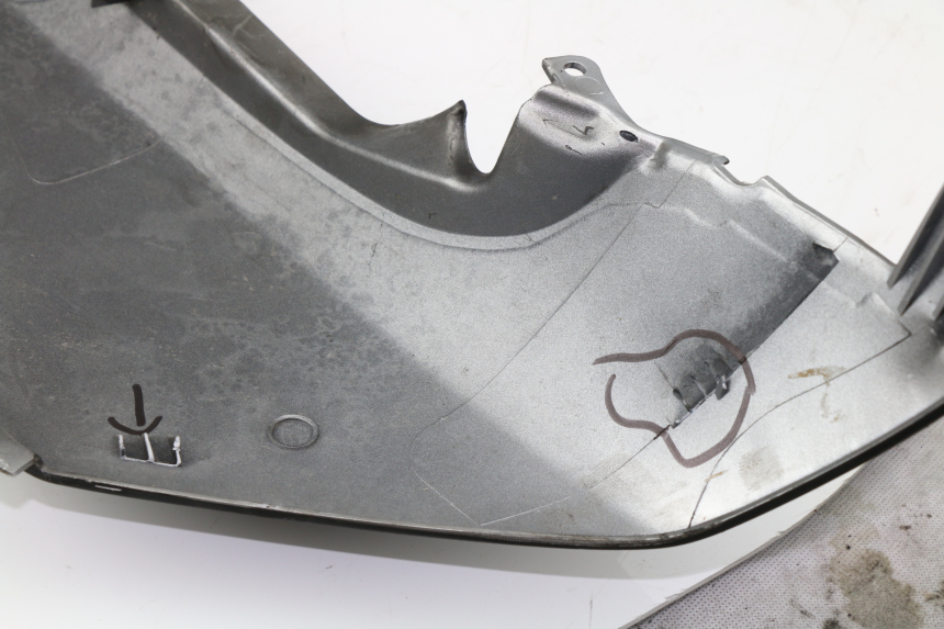 photo de PARAFANGO POSTERIORE DESTRO SUZUKI AN BURGMAN 400 (1999 - 2005)