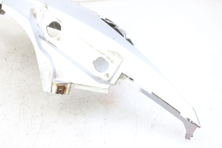 photo de CARENA POSTERIORE DESTRA SUZUKI BURGMAN 125 (2007 - 2014)