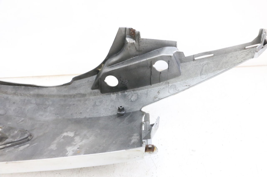 photo de CARENA POSTERIORE DESTRA SUZUKI BURGMAN 125 (2007 - 2014)