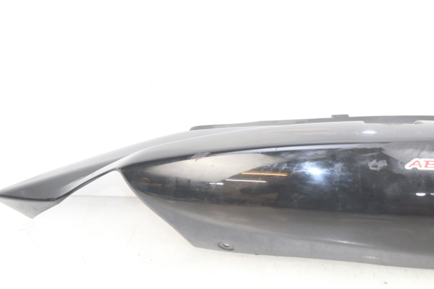 photo de PARAFANGO POSTERIORE DESTRO SUZUKI SIXTEEN 125 (2008 - 2010)