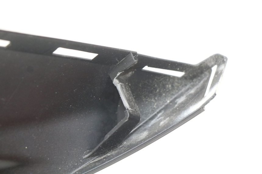 photo de PARAFANGO POSTERIORE DESTRO SUZUKI SIXTEEN 125 (2008 - 2010)