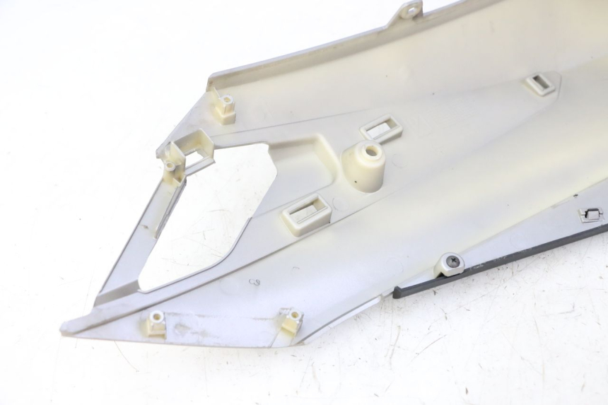 photo de PARAFANGO POSTERIORE DESTRO APRILIA SXR 50 (2021 - 2023)