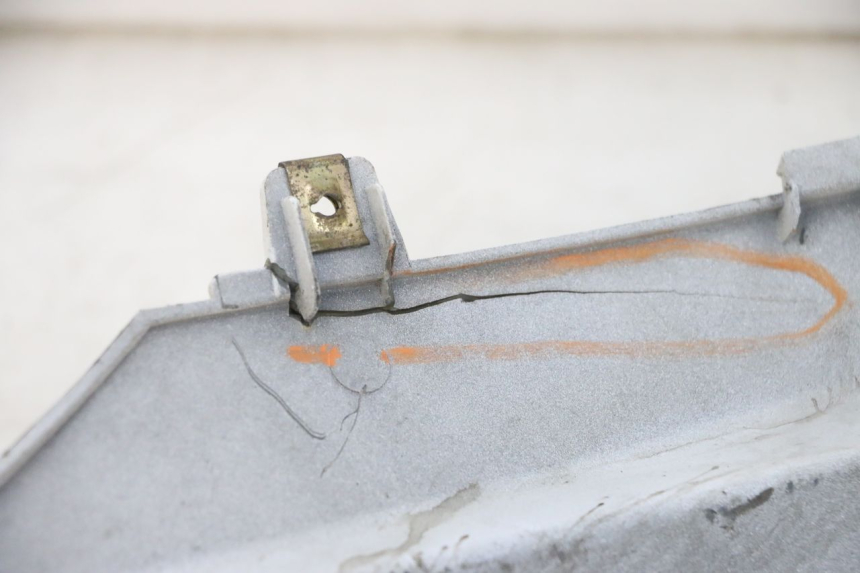 photo de CARENA POSTERIORE DESTRA PEUGEOT TWEET PRO EFI 4T 50 (2021 - 2022)