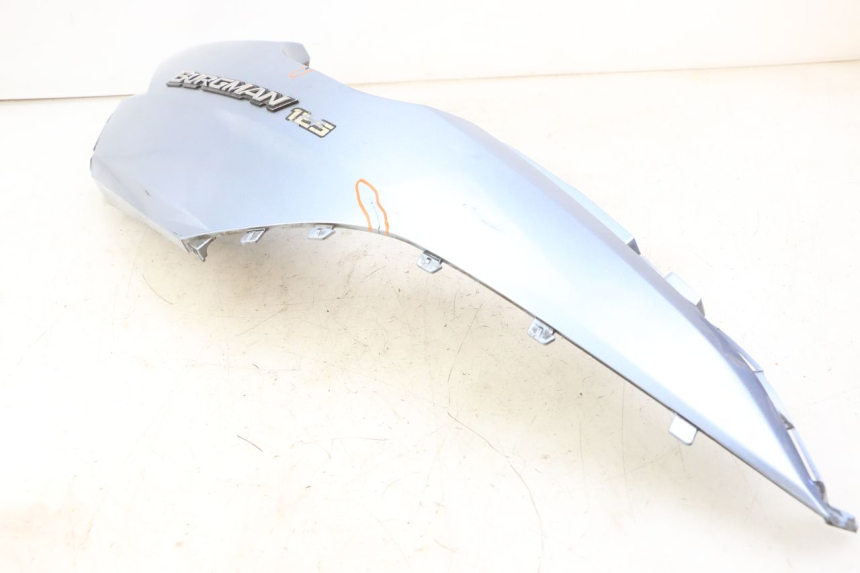 photo de PARAFANGO POSTERIORE DESTRO SUZUKI UH BURGMAN 125 (2002 - 2006)