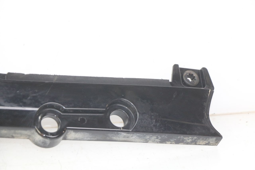 photo de PARAFANGO POSTERIORE DESTRO SYM WOLF SB 125 (2011 - 2018)