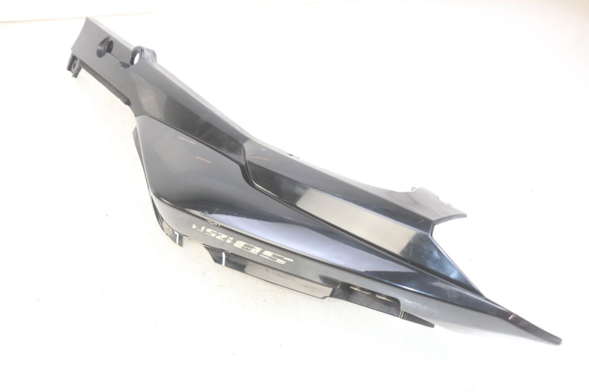 photo de PARAFANGO POSTERIORE DESTRO SYM WOLF SB 125 (2011 - 2018)