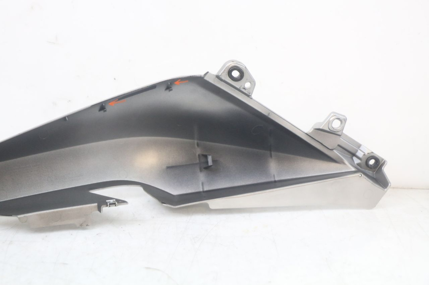 photo de PARAFANGO POSTERIORE DESTRO YAMAHA XMAX X-MAX ABS 125 (2017 - 2020)