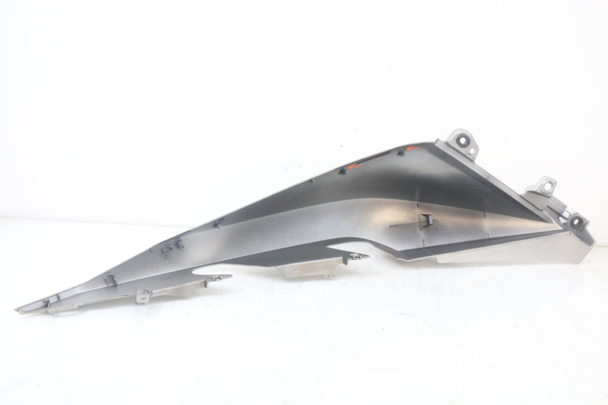 photo de PARAFANGO POSTERIORE DESTRO YAMAHA XMAX X-MAX ABS 125 (2017 - 2020)