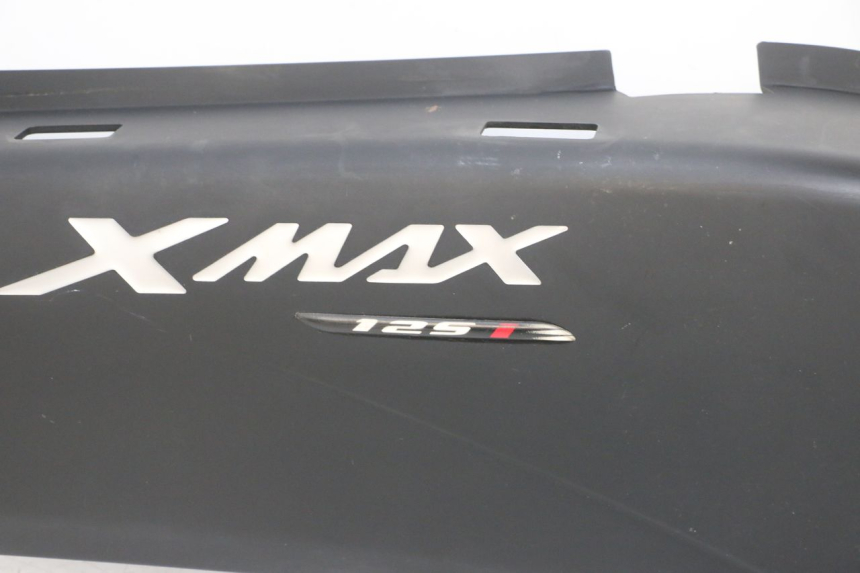 photo de PARAFANGO POSTERIORE DESTRO YAMAHA XMAX X-MAX 125 (2006 - 2009) - Dettagli dei punti di fissaggio