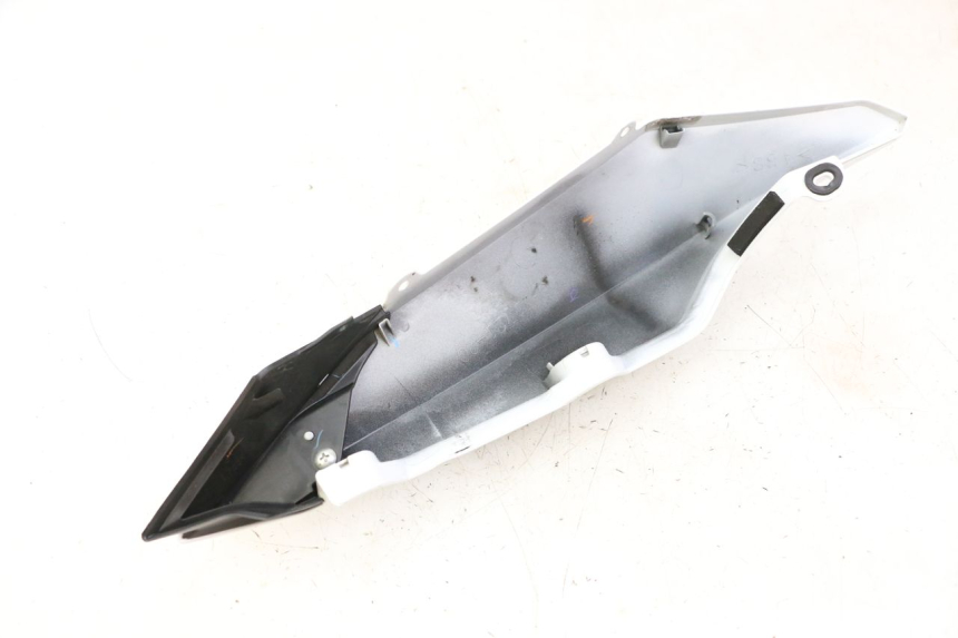 photo de CARENA POSTERIORE DESTRA YAMAHA XJ6 ABS 600 (2008 - 2016)