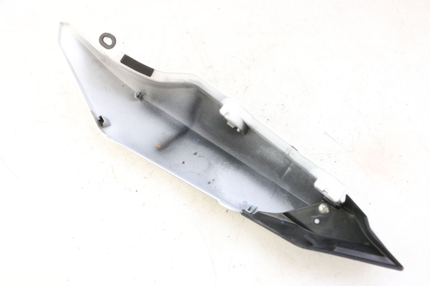 photo de CARENA POSTERIORE DESTRA YAMAHA XJ6 ABS 600 (2008 - 2016)