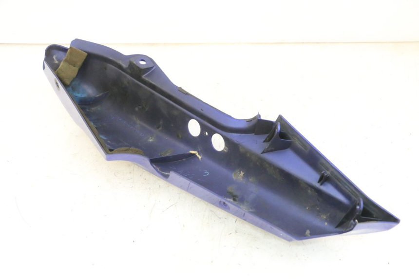 photo de CARENA POSTERIORE DESTRA YAMAHA FZS FAZER 600 (2001 - 2003)