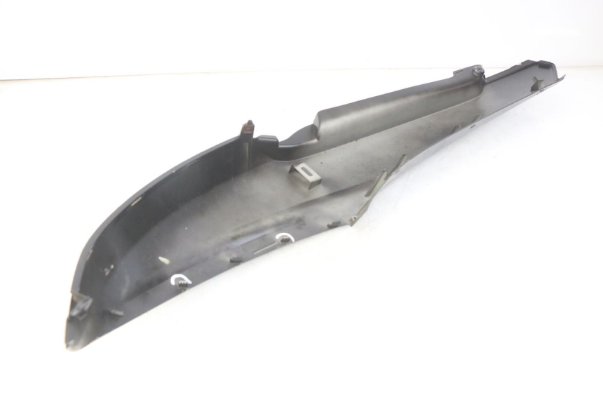 photo de PARAFANGO POSTERIORE DESTRO YAMAHA HW XENTER 125 (2011 - 2017)