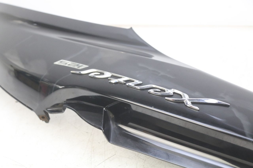 photo de PARAFANGO POSTERIORE DESTRO YAMAHA HW XENTER 125 (2011 - 2017)
