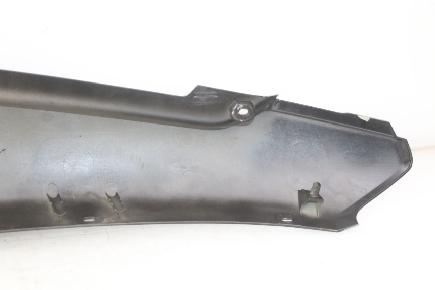 photo de PARAFANGO POSTERIORE DESTRO YAMAHA HW XENTER 125 (2011 - 2017)