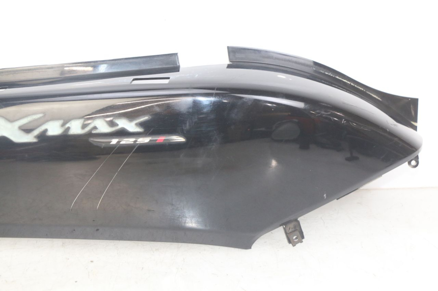 photo de PARAFANGO POSTERIORE DESTRO YAMAHA XMAX X-MAX 125 (2006 - 2009)