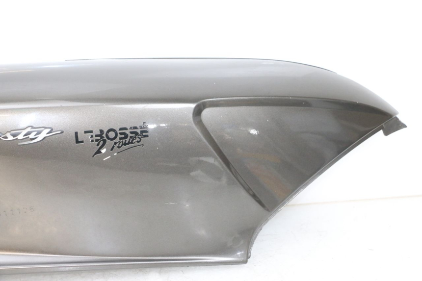 photo de CARENA POSTERIORE DESTRA YAMAHA YP MAJESTY 125 (2002 - 2006)