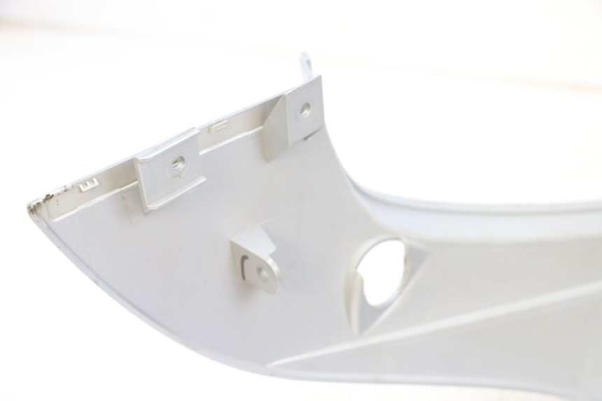 photo de CARENA POSTERIORE SINISTRA MBK FLAME X 125 (2007 - 2016) - Dettagli dei punti di fissaggio