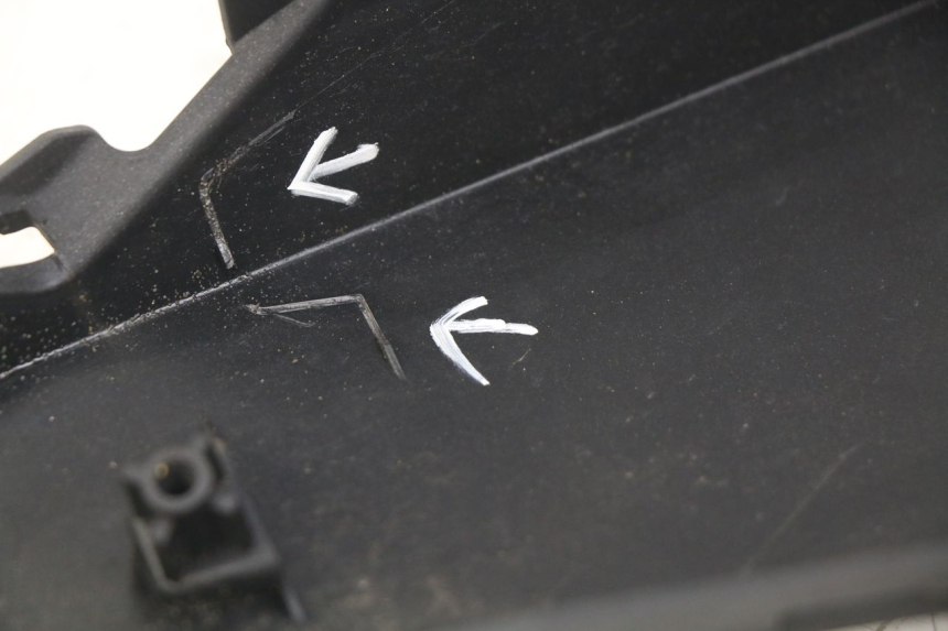 photo de FLANC POSTERIORE SINISTRO HONDA FORZA 125 (2015 - 2016)