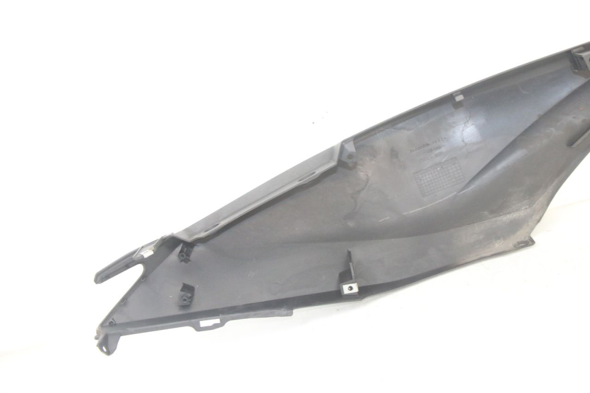 photo de CARENA POSTERIORE SINISTRA HONDA FORZA 125 (2021 - 2025)