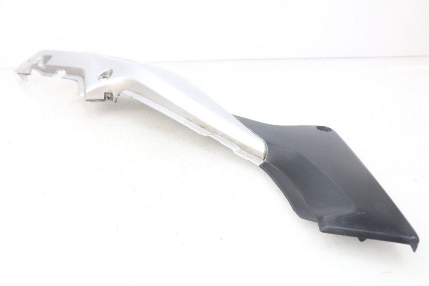 photo de PARAFANGO POSTERIORE SINISTRO HONDA CBR R 125 (2003 - 2006)