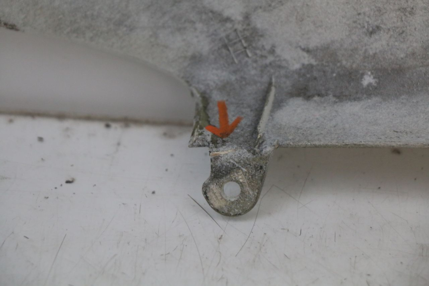 photo de CARENA POSTERIORE SINISTRA HONDA NES AROBASE 125 (2000 - 2003)