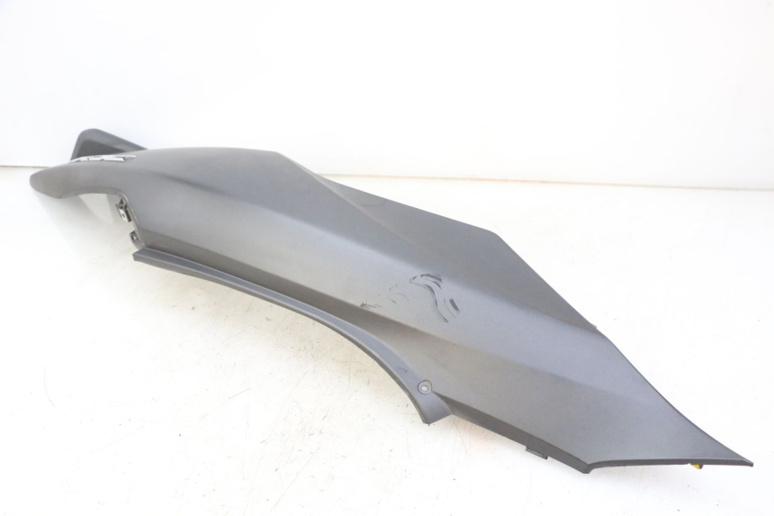 photo de CARENA POSTERIORE SINISTRA HONDA PCX (JF57/JF64) 125 (2014 - 2018)