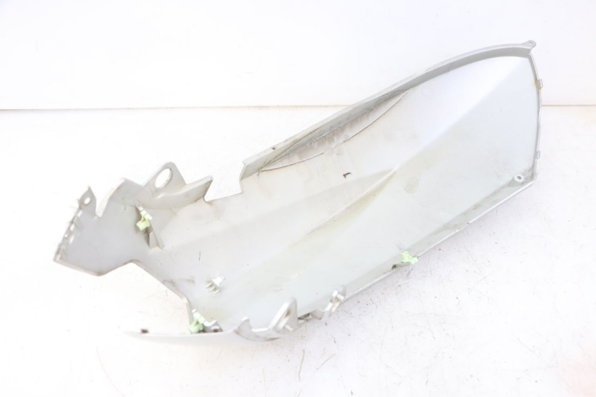photo de CARENA POSTERIORE SINISTRA PEUGEOT KISBEE 2T 50 (2018 - 2022)